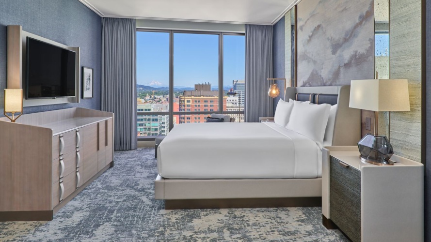Grand Deluxe Club lounge access High Floor Quadruple room with mountain view