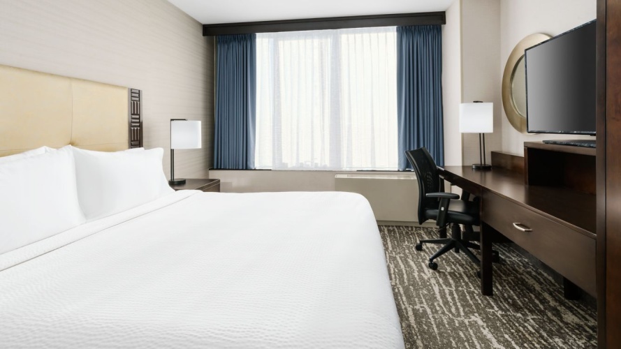 Guest room with city view