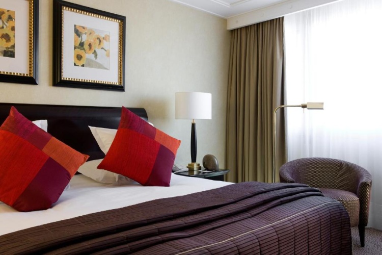 Montaigne Double Suite