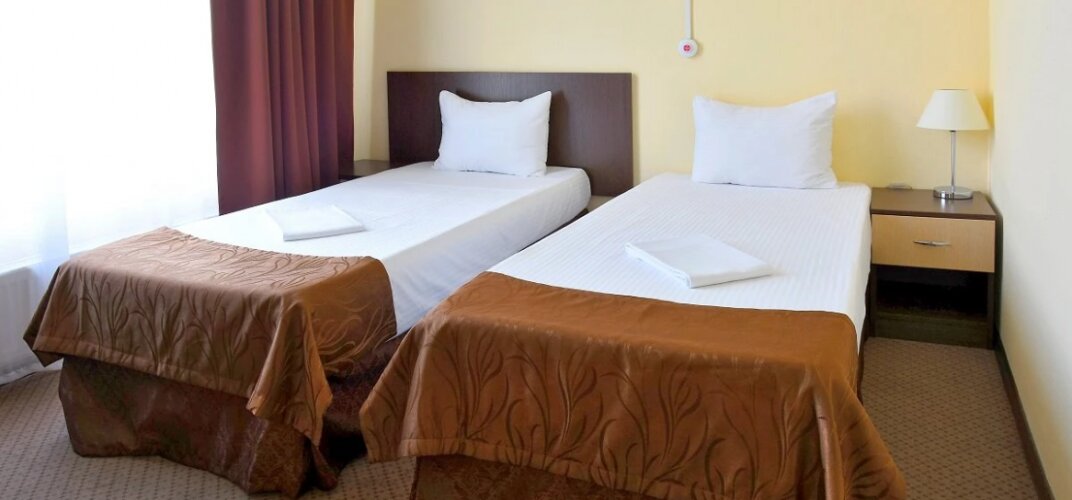 Двухместный номер Стандарт для маломобильных гостей (2 отдельные кровати) - изображение 1