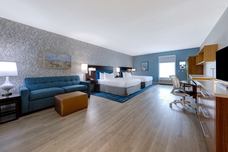 Mobility/Hearing Accessible Twin Suite