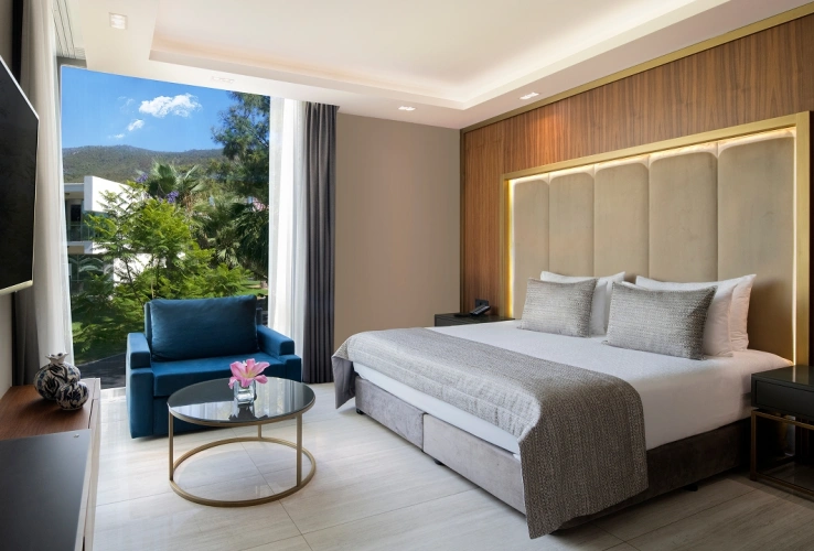 Superior Corner room