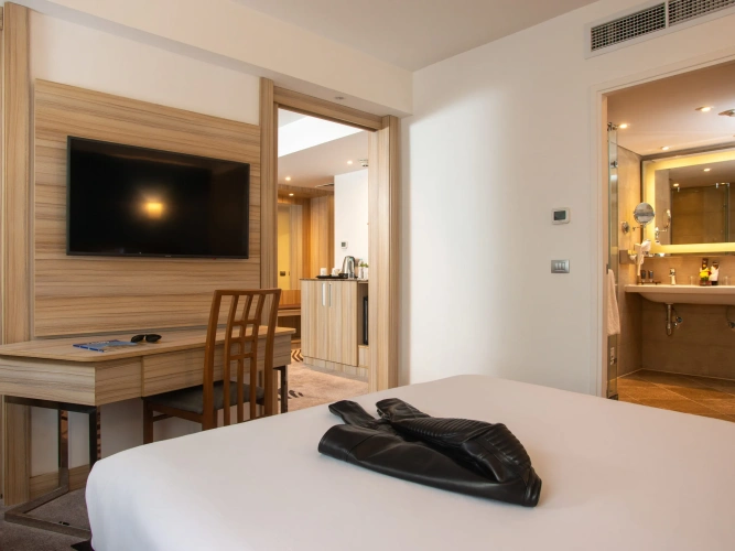 Double Suite
