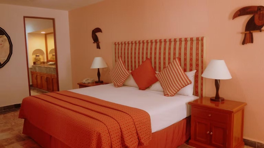 Ambassador Suite with ocean view