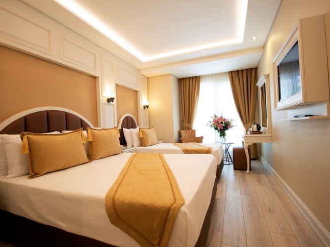 Standard Triple room