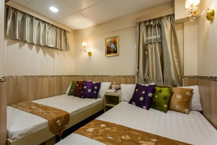 Standard (May Have No Window) Quadruple room