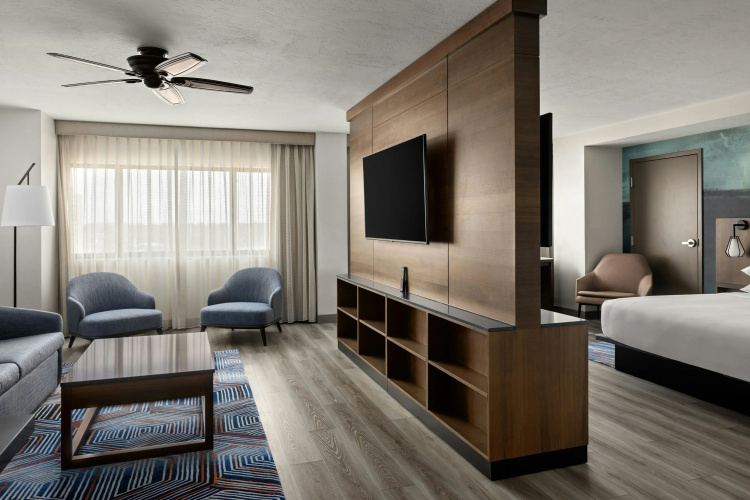 Oshkosh Marriott Waterfront Hotel & Convention Center