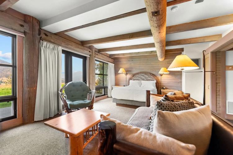 Sun Mountain Lodge