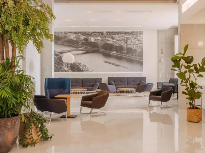 Novotel Paris Centre Tour Eiffel Hotel