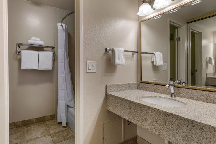 Best Western Plus Royal Oak Hotel photo 25