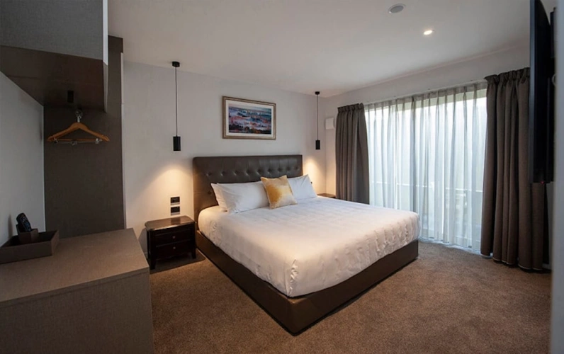 1 Bedroom Luxury Double Suite
