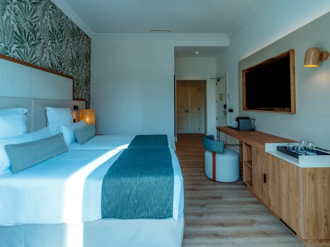 Direct Access to the Pool Preferred Club Double room