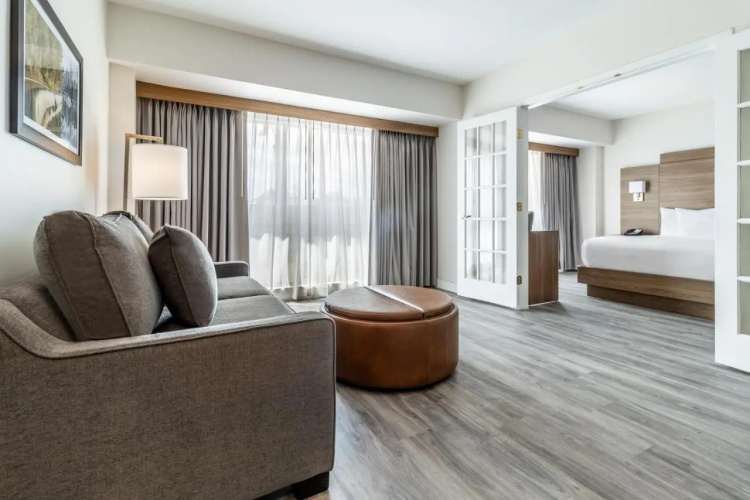 Atrium Inn Vancouver photo 9