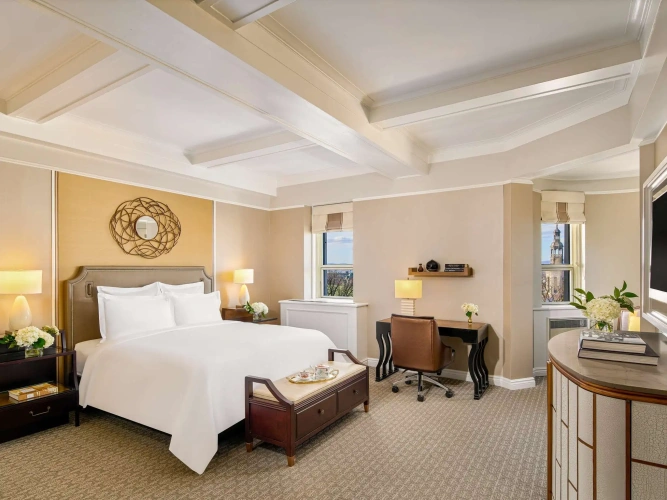 Deluxe Double room with city view