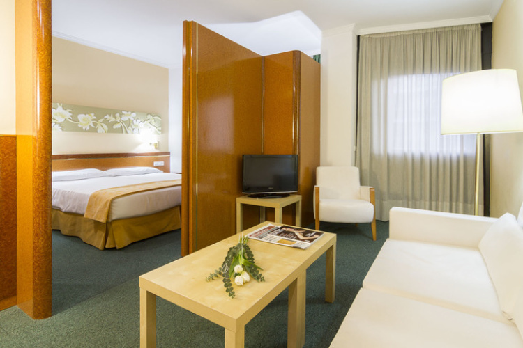 4 Adults Double Suite