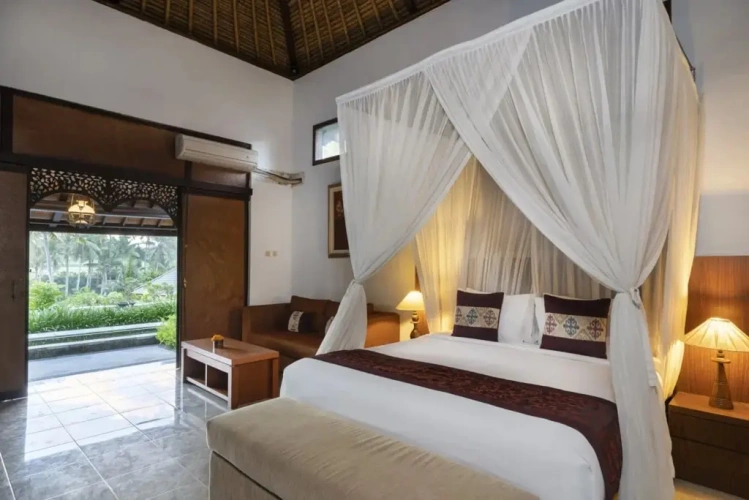 2 Bedrooms Villa