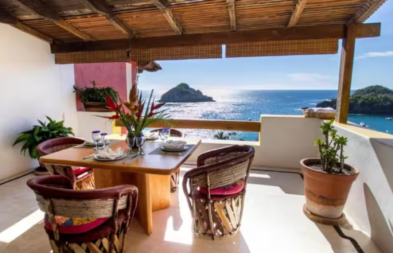 Tucan Casita
