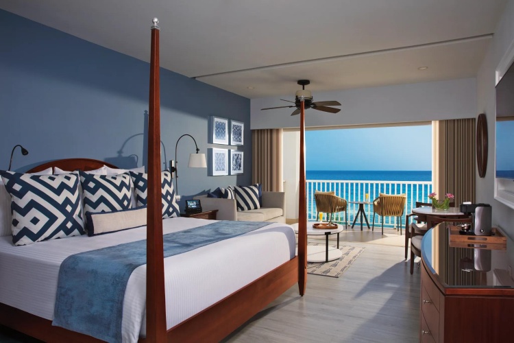 Preferred Club Double Junior Suite with ocean view