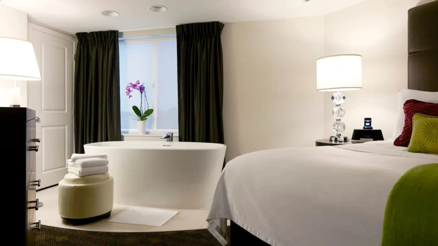 Accessible Double Suite