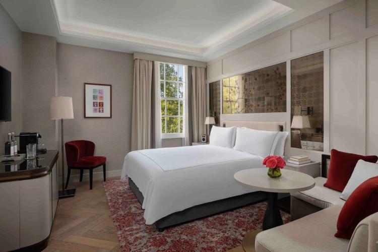 Deluxe Double room with Grosvenor Square view