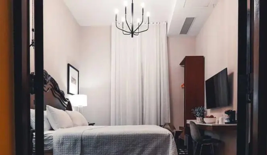 Colonial Double Suite