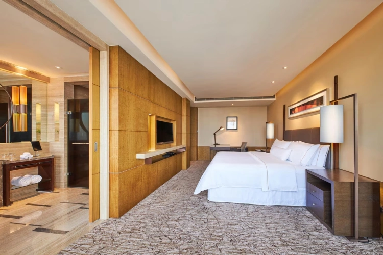 1 Bedroom Double Club Suite with river view
