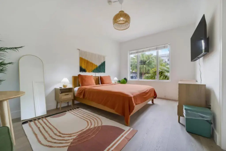 Tropics Hotel