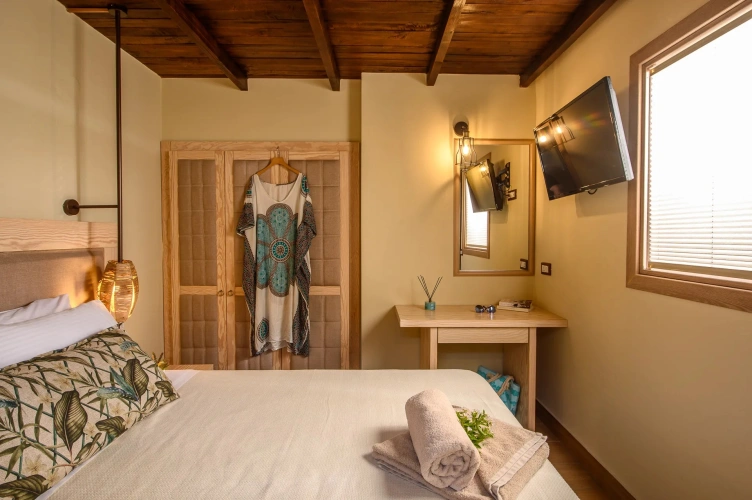 1 Bedroom Luxury Double Split Level Suite