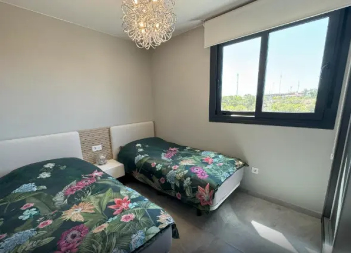 3 Bedrooms Apartment