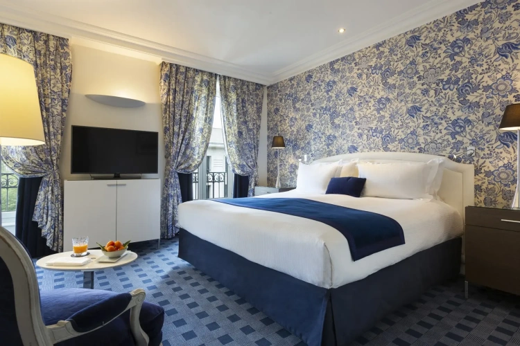 Superior Double room with city view