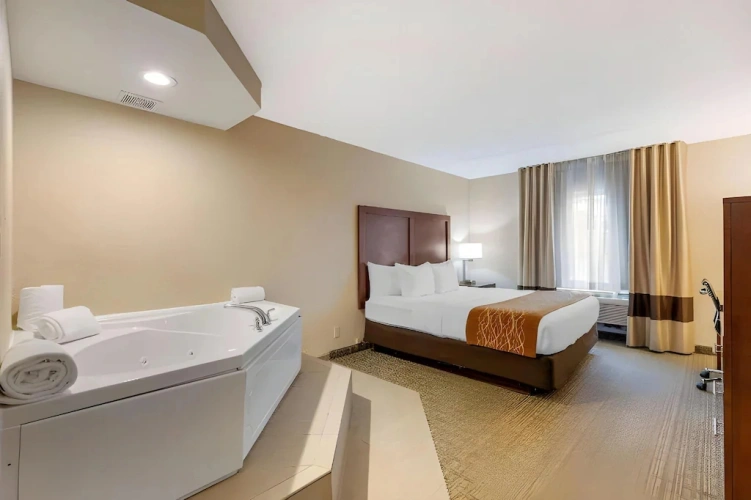 One-room In-Room Whirlpool Double Suite