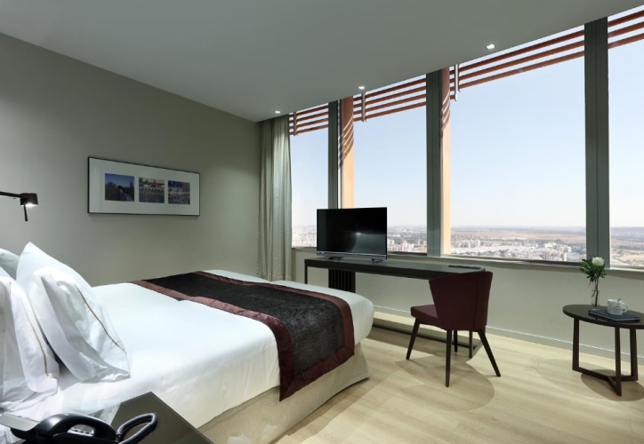 Deluxe Double room with city view