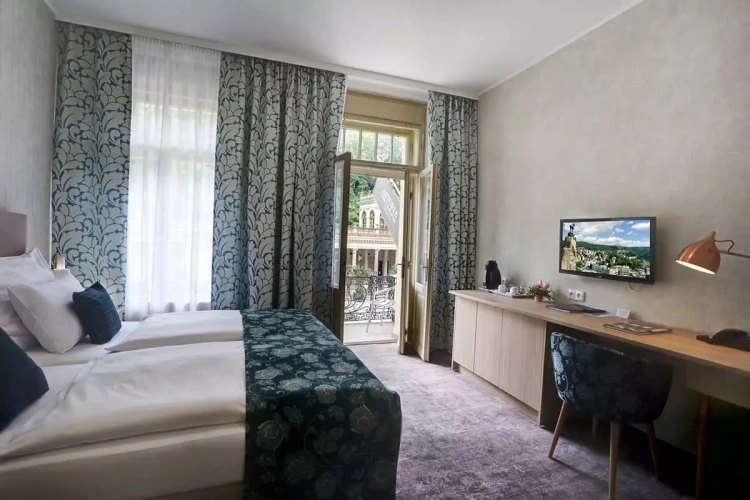 Superior Astoria Twin room