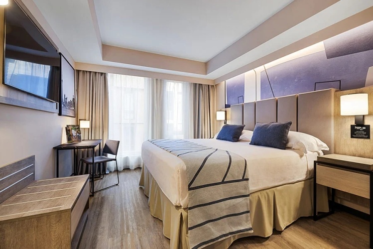 Deluxe Quadruple room