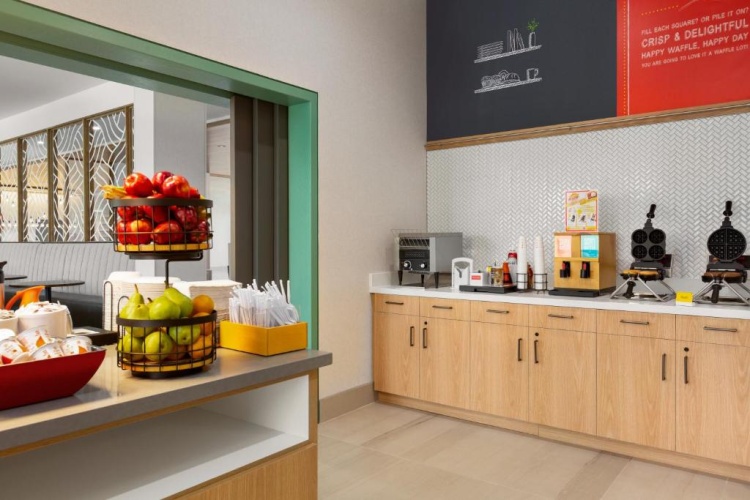 Hampton Inn & Suites San Mateo-San Francisco Airport photo 17