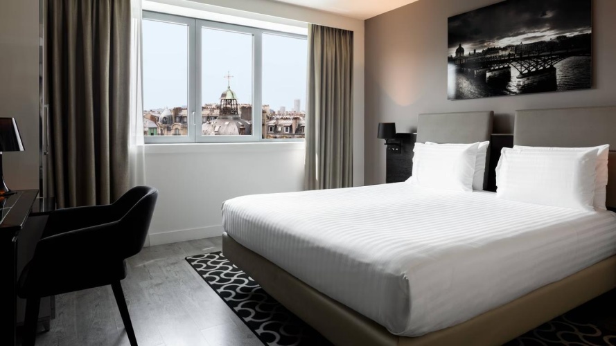 Superior Double room with city view