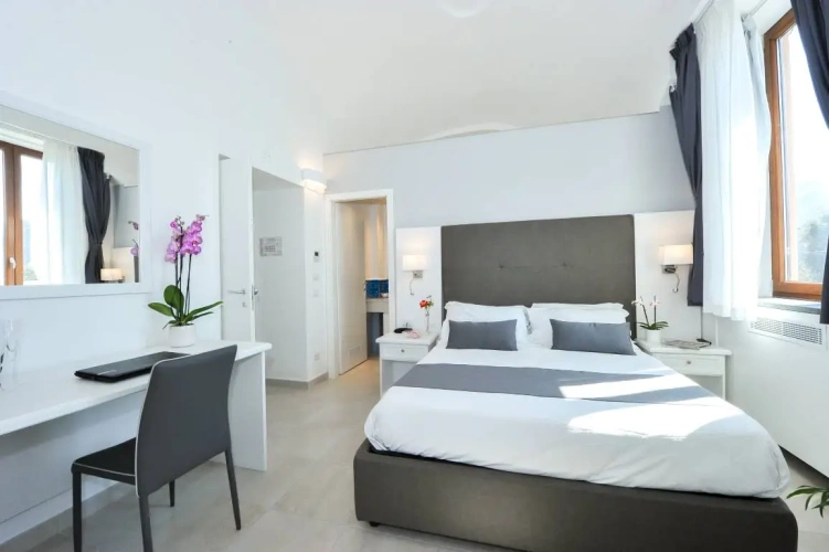 Suite with balcony and with garden view
