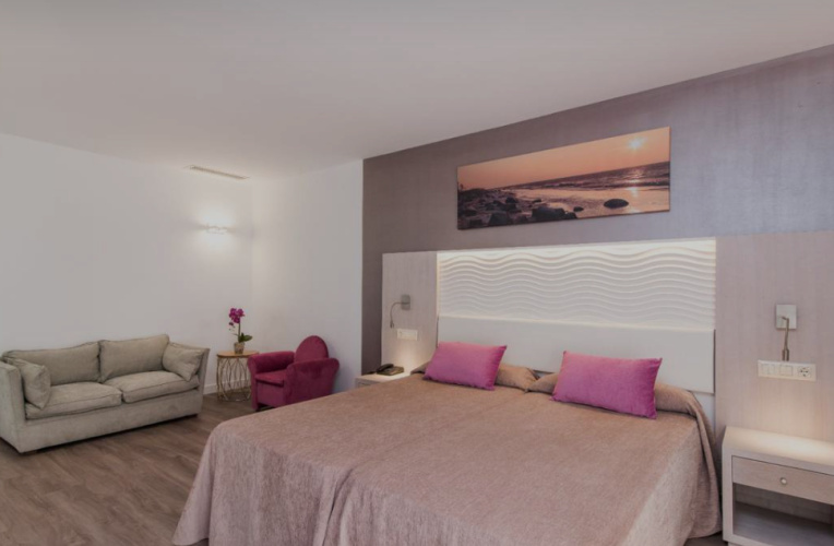 003 Twin Junior Suite