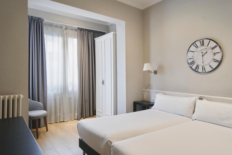 Mesón Castilla Atiram Hotel photo 14