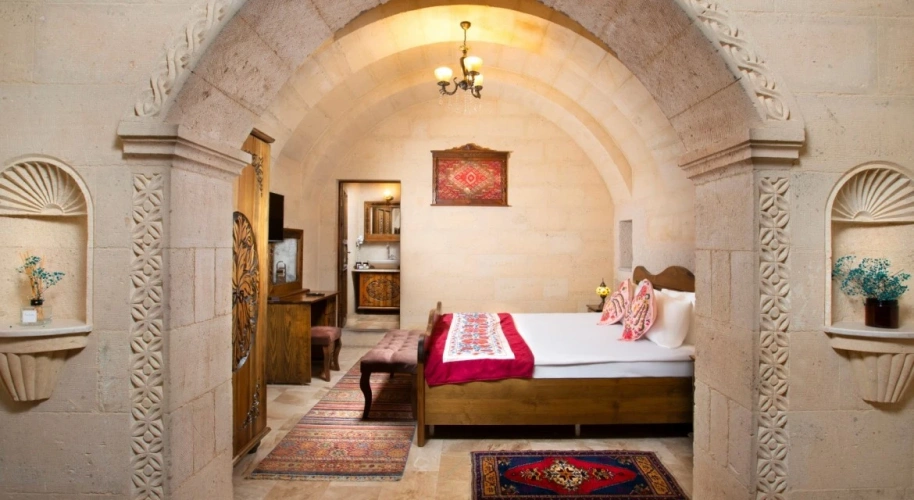Deluxe Cave Double Suite