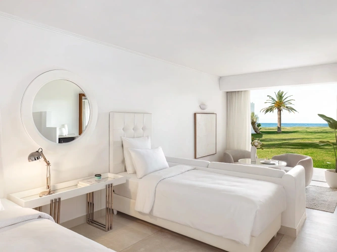 Palace Family Bungalow Suite with partial sea view