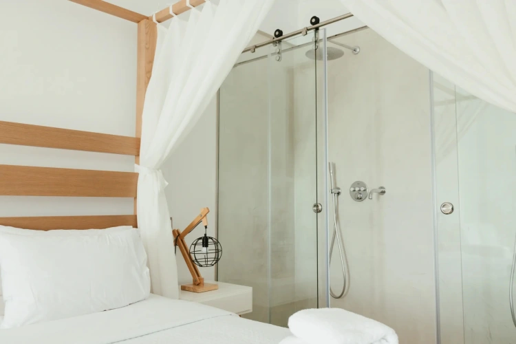 Honeymoon with In-Room Open Walk-In Shower Double Suite