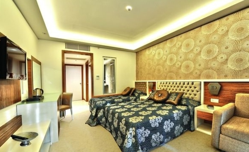 Standard Twin room with balcony and with sea view