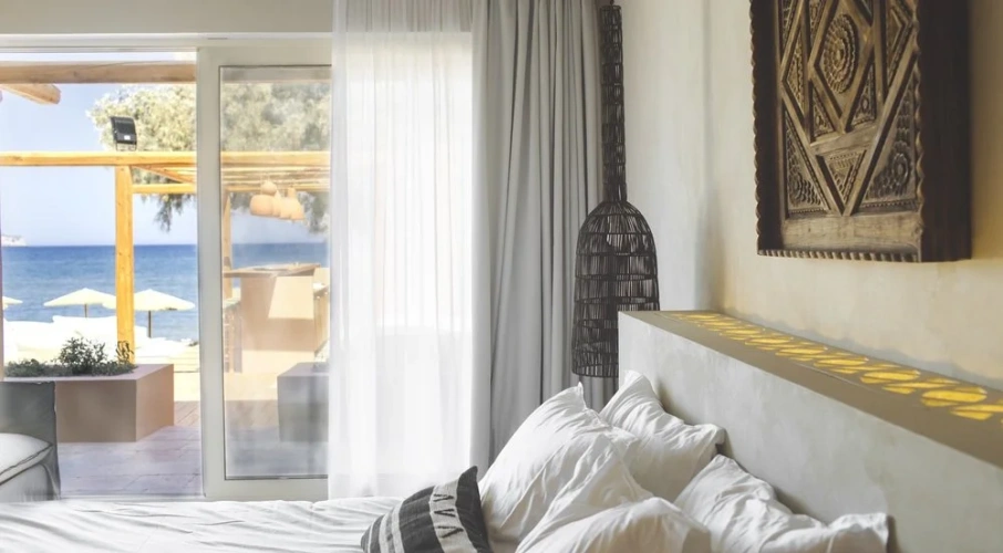 Essence Double Basement room seafront