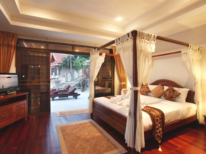 3 Bedrooms Thai Style Pool Villa