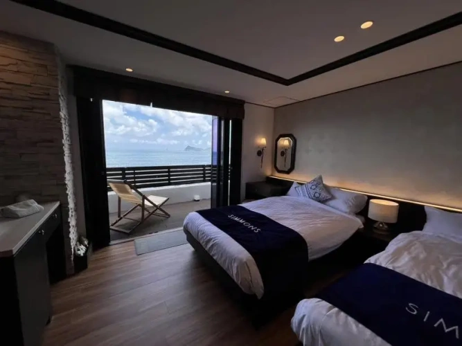 Suite with outdoor bath