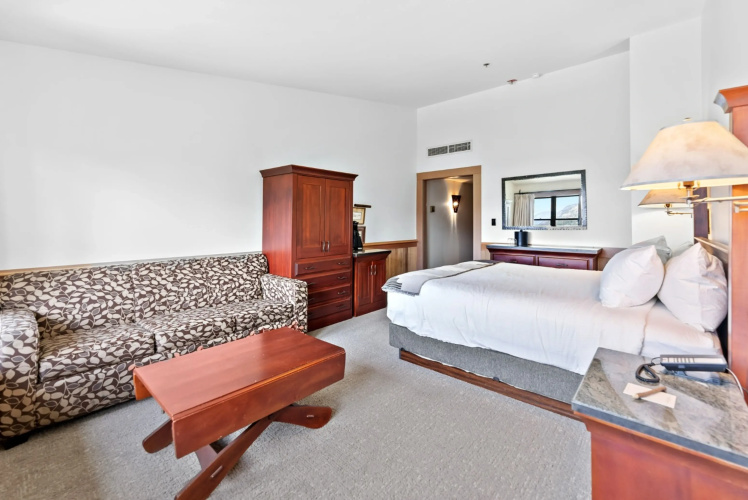 Sun Mountain Lodge