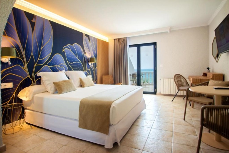 Polaris Double Junior Suite