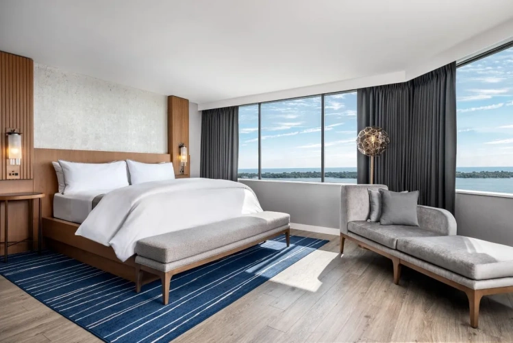 Luxury Double Studio Suite Lake View