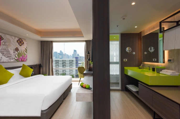Deluxe Double room with city view